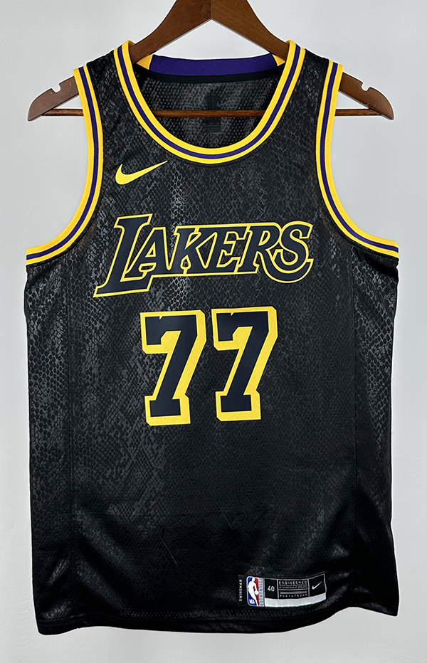 L black Black Mamba edition #77